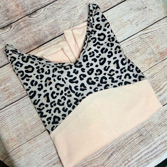 Leopard Print Women's Top - Picture 4 of 13